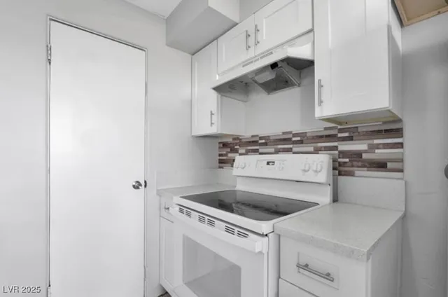 $999 | 239 West Cleveland Avenue, Unit 2, Las Vegas, NV 89102