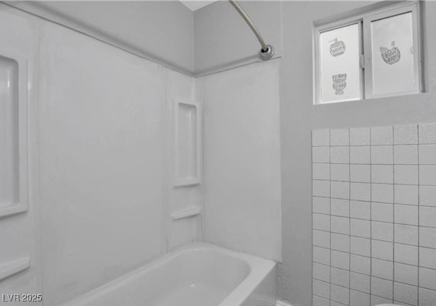 239 West Cleveland Avenue, Unit 2 Las Vegas, NV 89102 - Photo 10 of 13 Bathroom with tub / shower combination