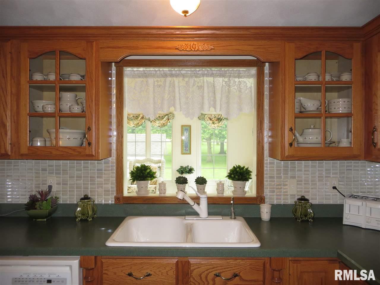 15744 Herberger Road Mackinaw, IL 61755 - Photo 8 of 35