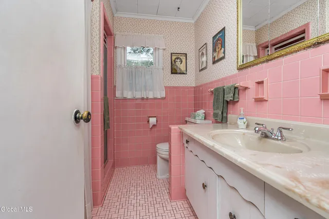 $505,000 | 214 Winne Road, Bethlehem, NY 12054