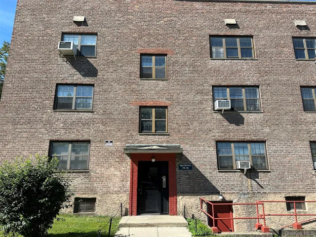 $309,000 | 78-16 147th Street, Unit 3C | Kew Gardens Hills