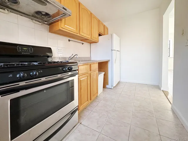 $309,000 | 78-16 147th Street, Unit 3C | Kew Gardens Hills