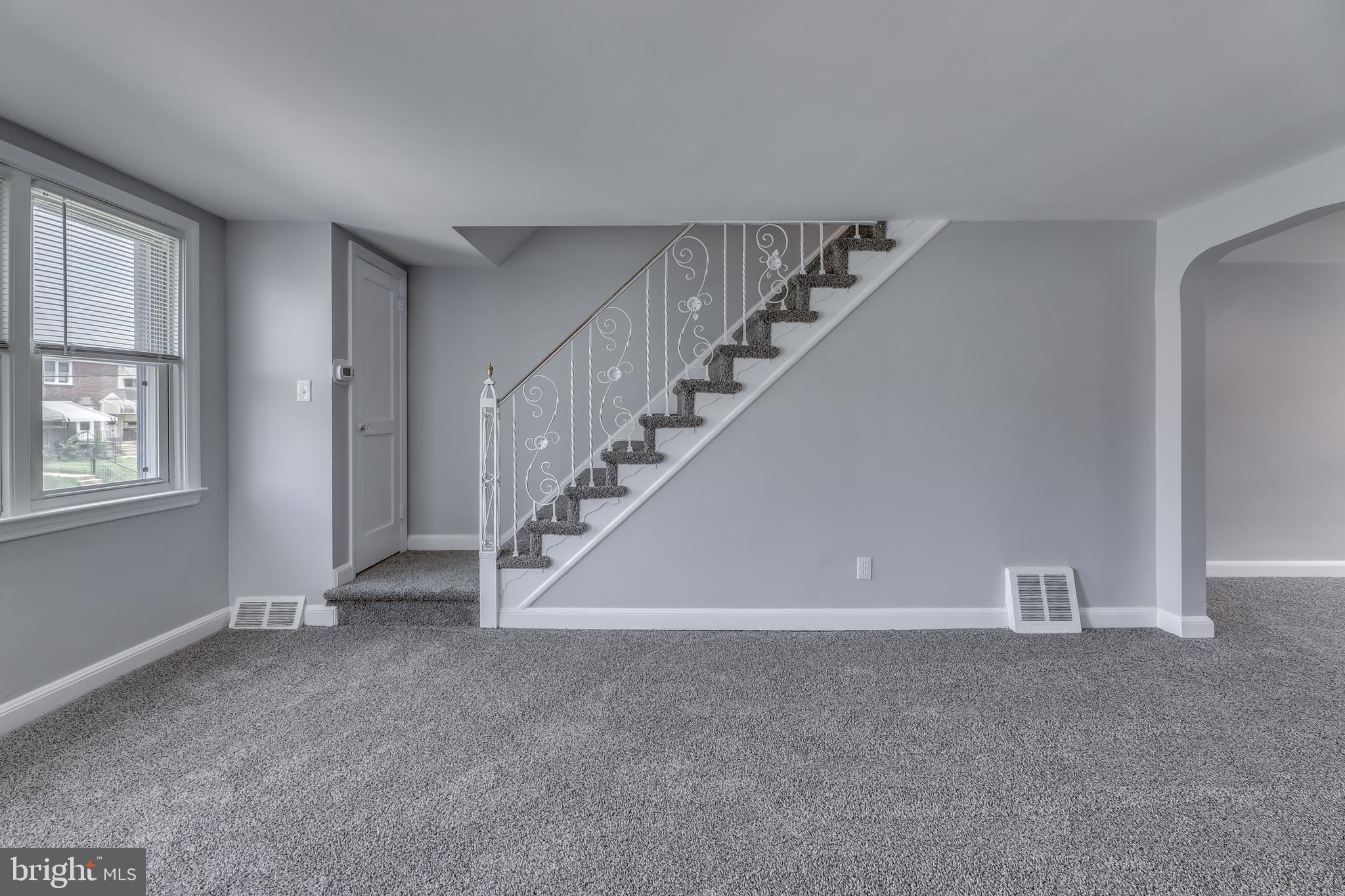 122 Academy Road Clifton Heights, PA 19018 - Photo 8 of 27 Living Room