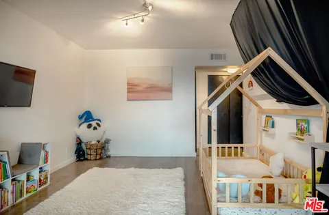 $799,000 | 7259 Hillside Avenue, Unit 202, Los Angeles, CA 90046