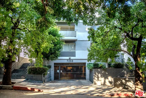 $799,000 | 7259 Hillside Avenue, Unit 202, Los Angeles, CA 90046
