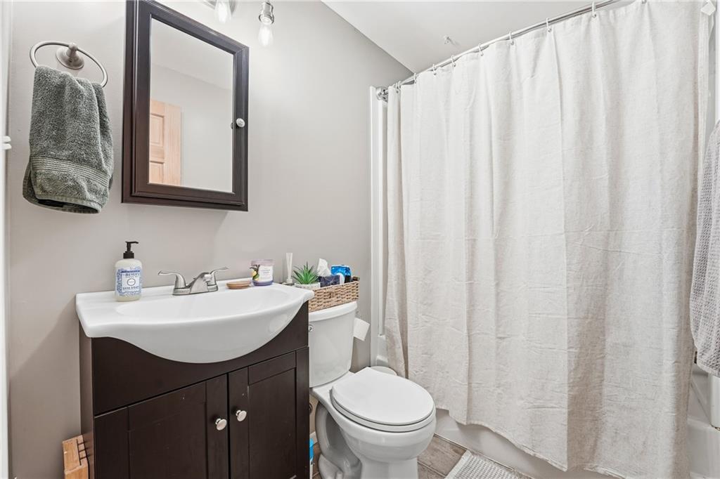 323 Brewster Road New Castle, PA 16102 - Photo 8 of 9 Gallery Image 8