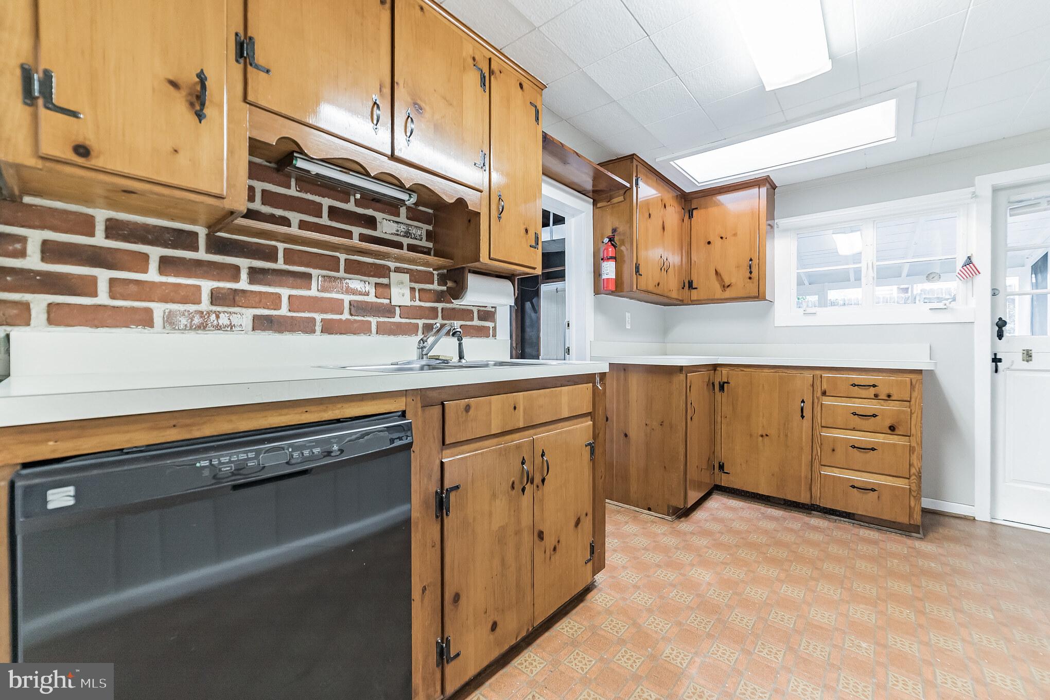 818 Tanley Road Silver Spring, MD 20904 - Photo 7 of 31 Kitchen toward the screened porch