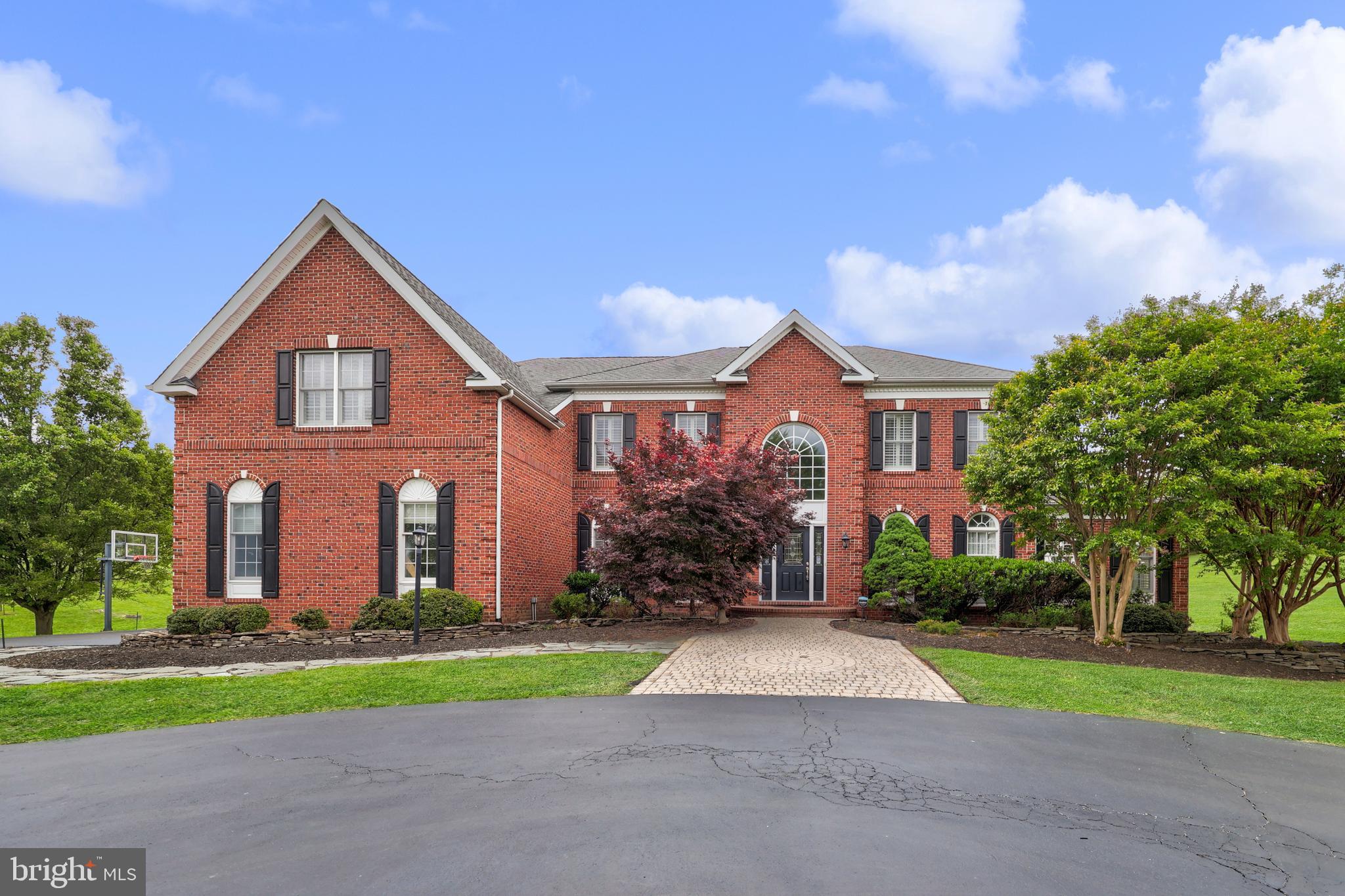 40890 Beechnut Road Leesburg, VA 20175 - Photo 5 of 65 front view of house with a yard