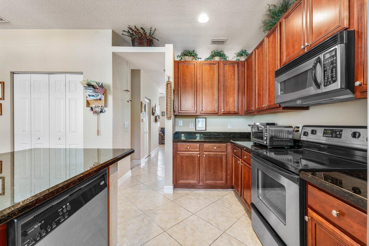 1833 Northwest 12th Street Boca Raton, FL 33431 - Photo 13 of 36 011-1833Northwest12thStreet-BocaRaton-FL