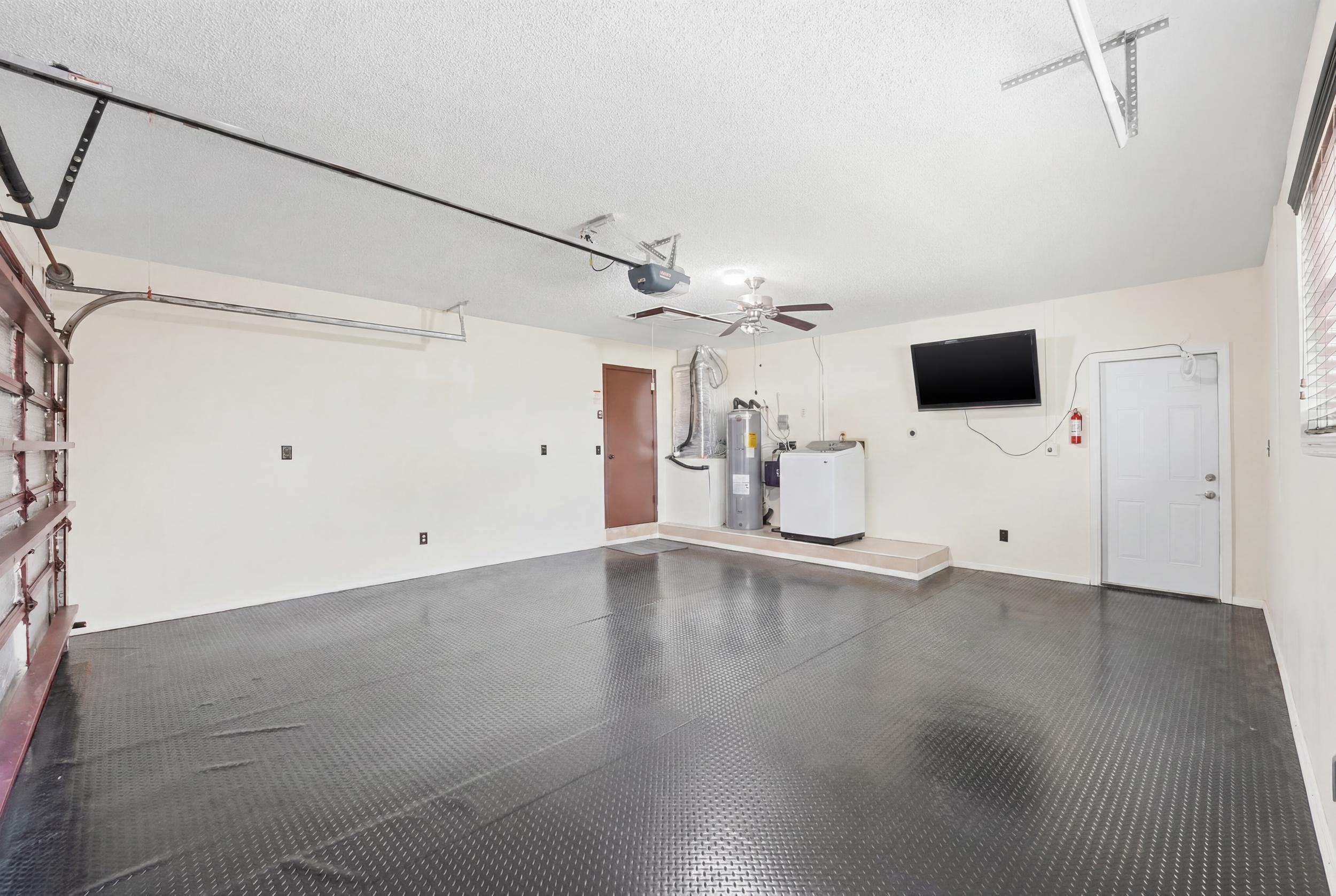 5787 Southwest 57th Way Davie, FL 33314 - Photo 6 of 40 239