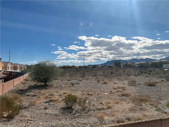 $309,000 | 9303 Gilcrease Avenue, Unit 1131, Las Vegas, NV 89149