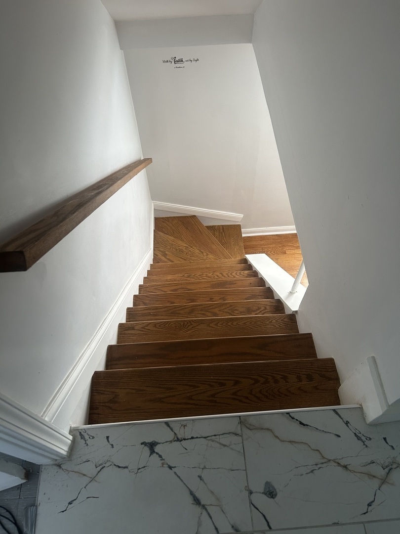 2816 West 85th Street Chicago, IL 60652 - Photo 15 of 22 a view of entryway