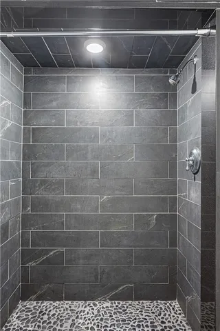 $160,000 | 84 Linda Drive, Coventry, RI 02816