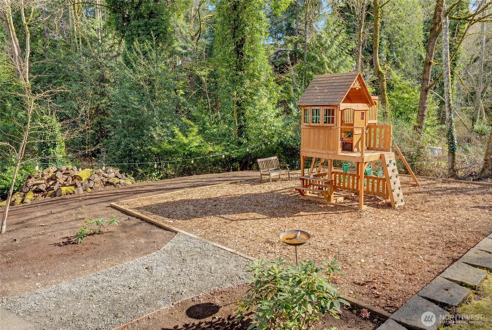 5205 West Mercer Place Mercer Island, WA 98040 - Photo 19 of 40