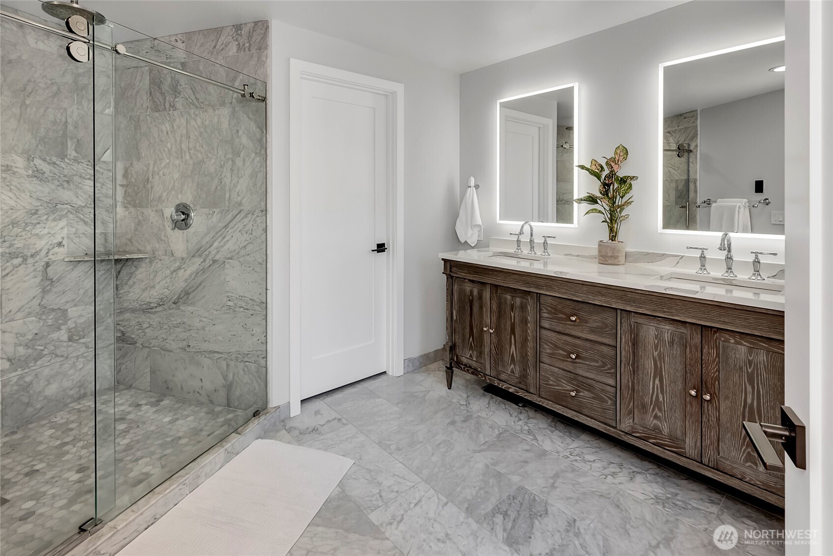 5205 West Mercer Place Mercer Island, WA 98040 - Photo 24 of 40