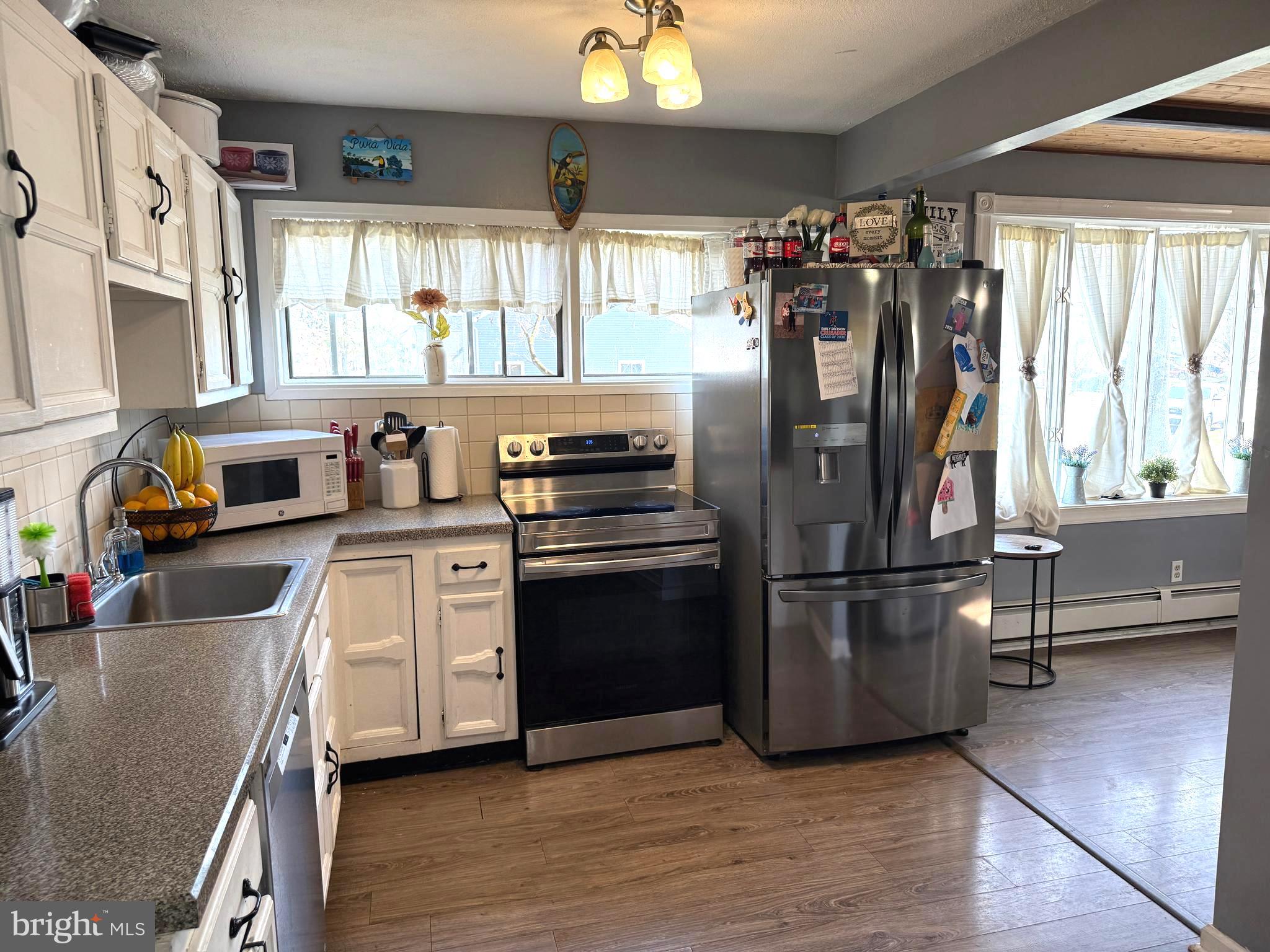 25 Goldengate Road Levittown, PA 19057 - Photo 13 of 36