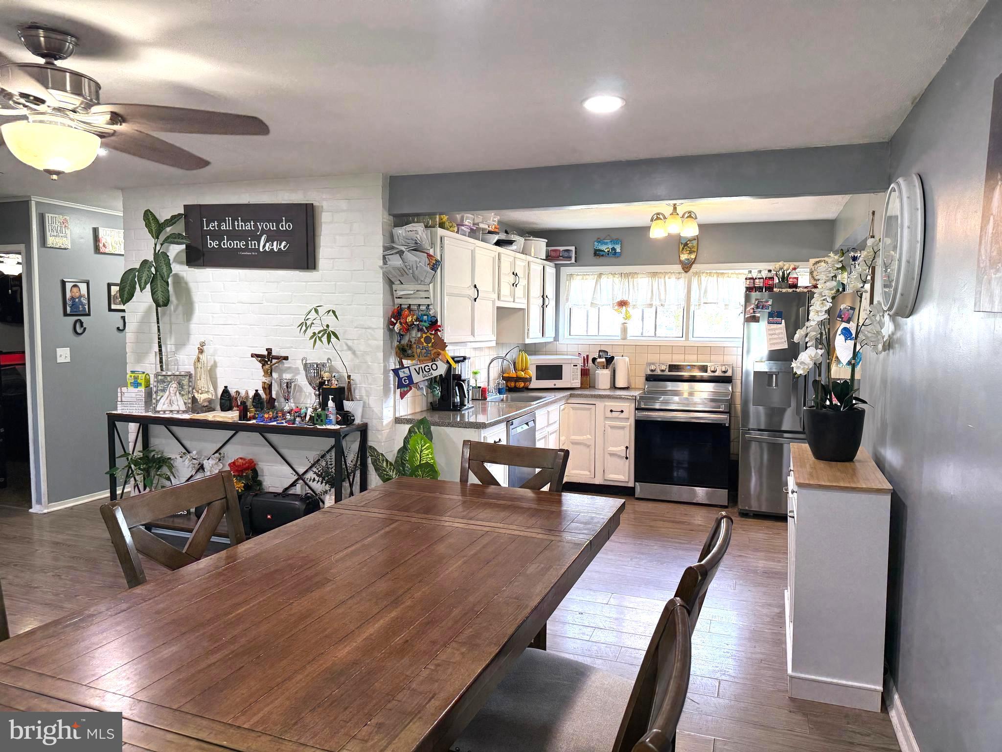 25 Goldengate Road Levittown, PA 19057 - Photo 14 of 36