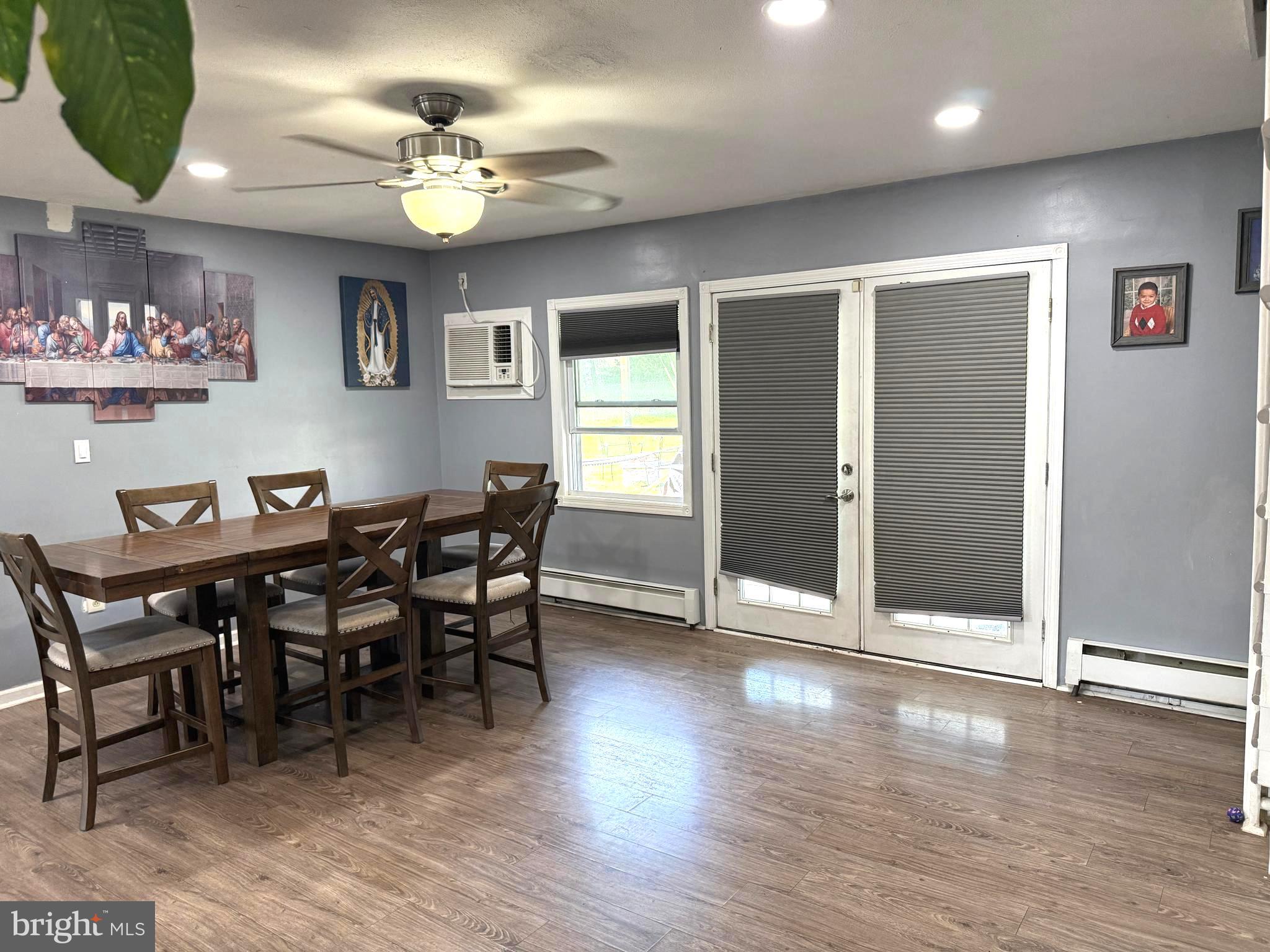 25 Goldengate Road Levittown, PA 19057 - Photo 16 of 36