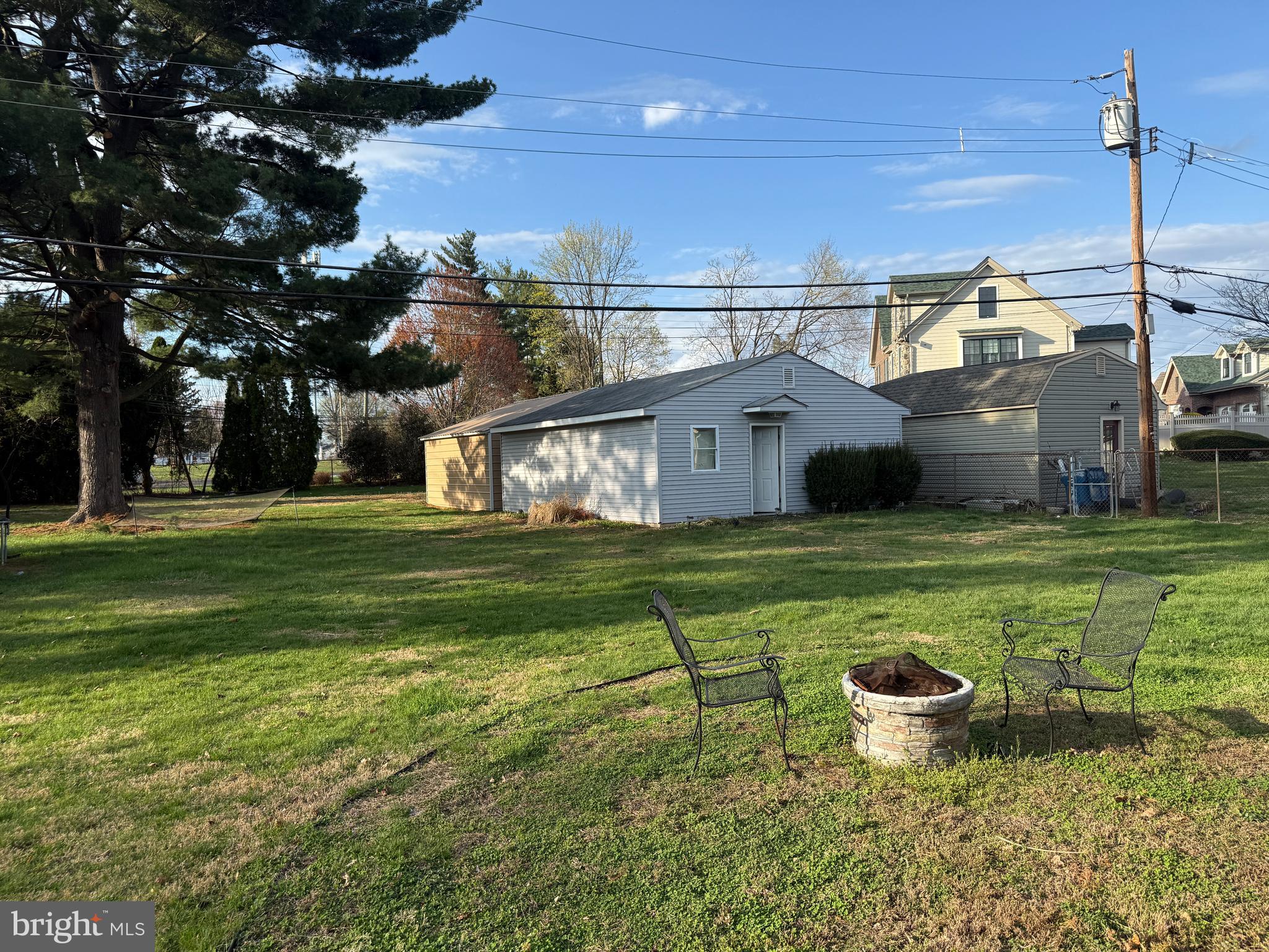 25 Goldengate Road Levittown, PA 19057 - Photo 33 of 36