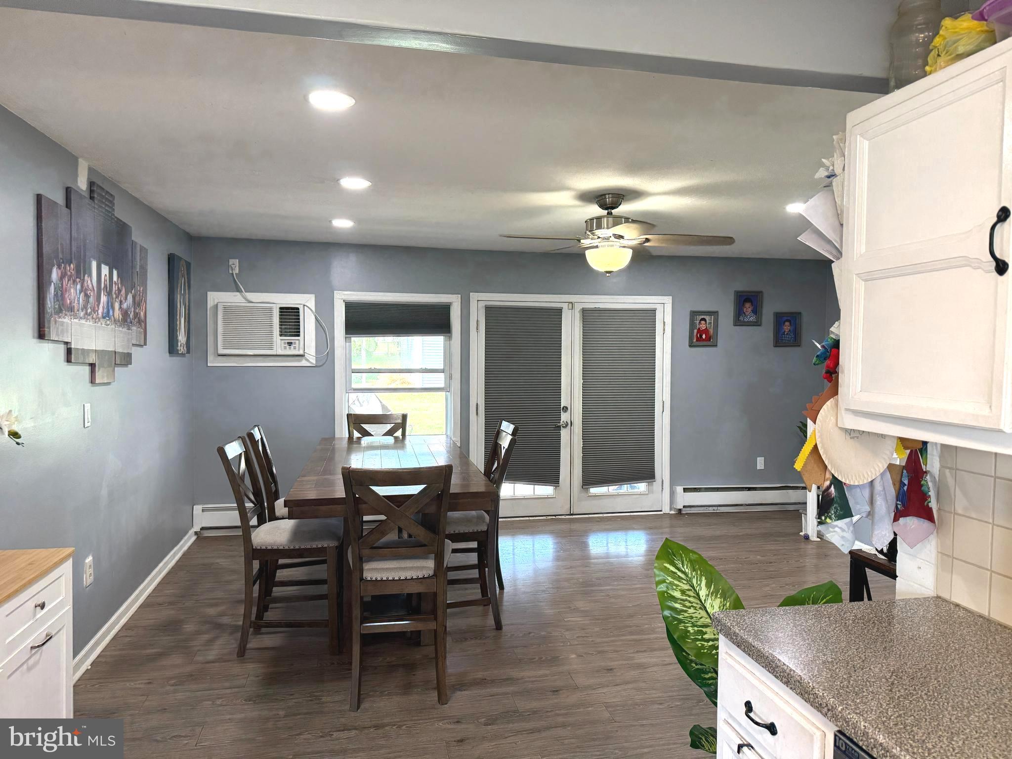 25 Goldengate Road Levittown, PA 19057 - Photo 8 of 36