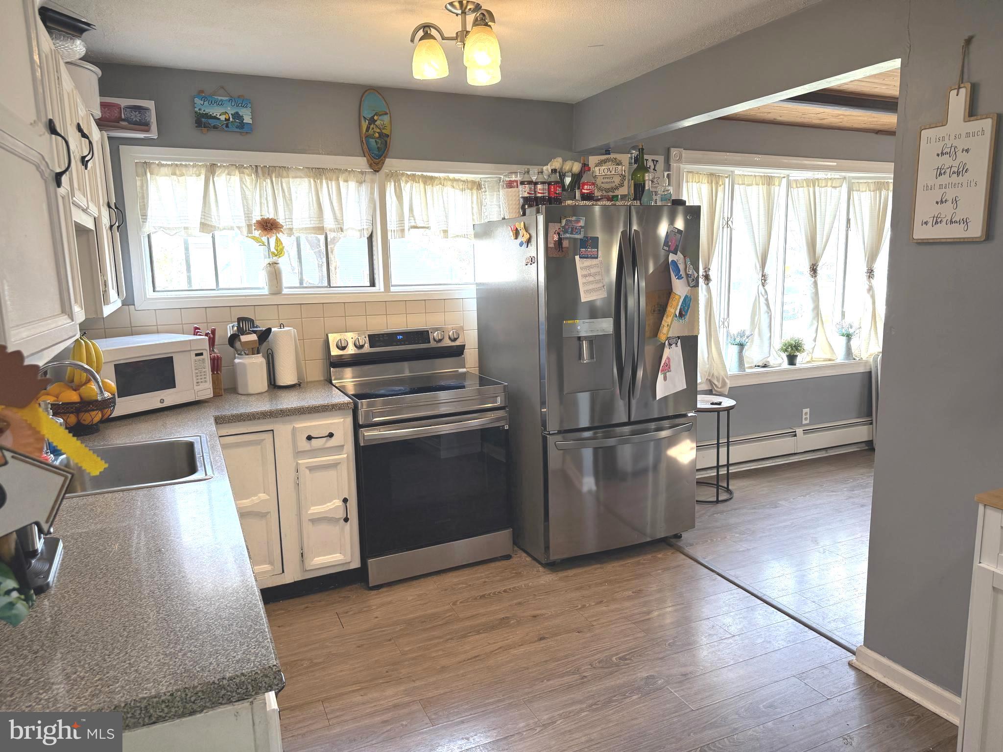 25 Goldengate Road Levittown, PA 19057 - Photo 10 of 36