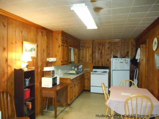 15 Belleayre Ridge Arkville, NY 12406 - Photo 21 of 27 a bathroom with a tub sink and mirror