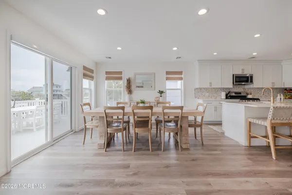 $869,000 | 7 West Thames Road, Little Egg Harbor, NJ 08087
