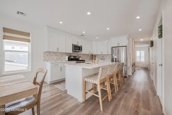 $869,000 | 7 West Thames Road, Little Egg Harbor, NJ 08087