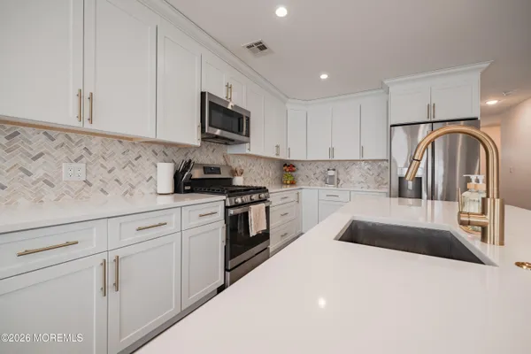 $869,000 | 7 West Thames Road, Little Egg Harbor, NJ 08087