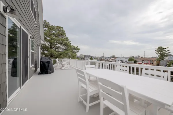 $869,000 | 7 West Thames Road, Little Egg Harbor, NJ 08087