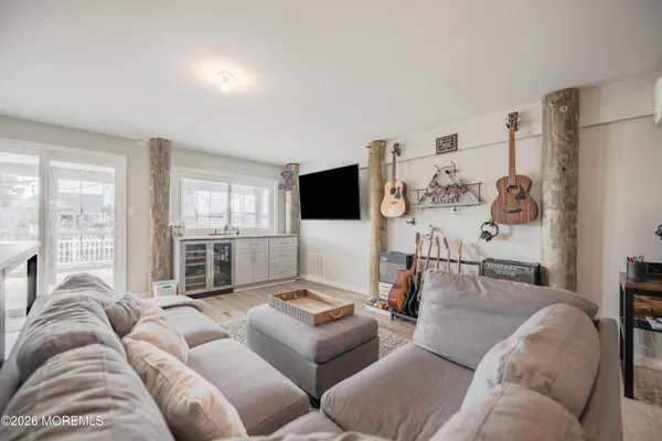 $869,000 | 7 West Thames Road, Little Egg Harbor, NJ 08087