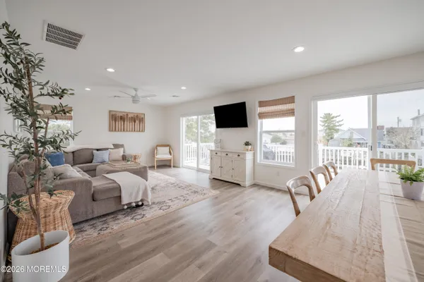 $869,000 | 7 West Thames Road, Little Egg Harbor, NJ 08087