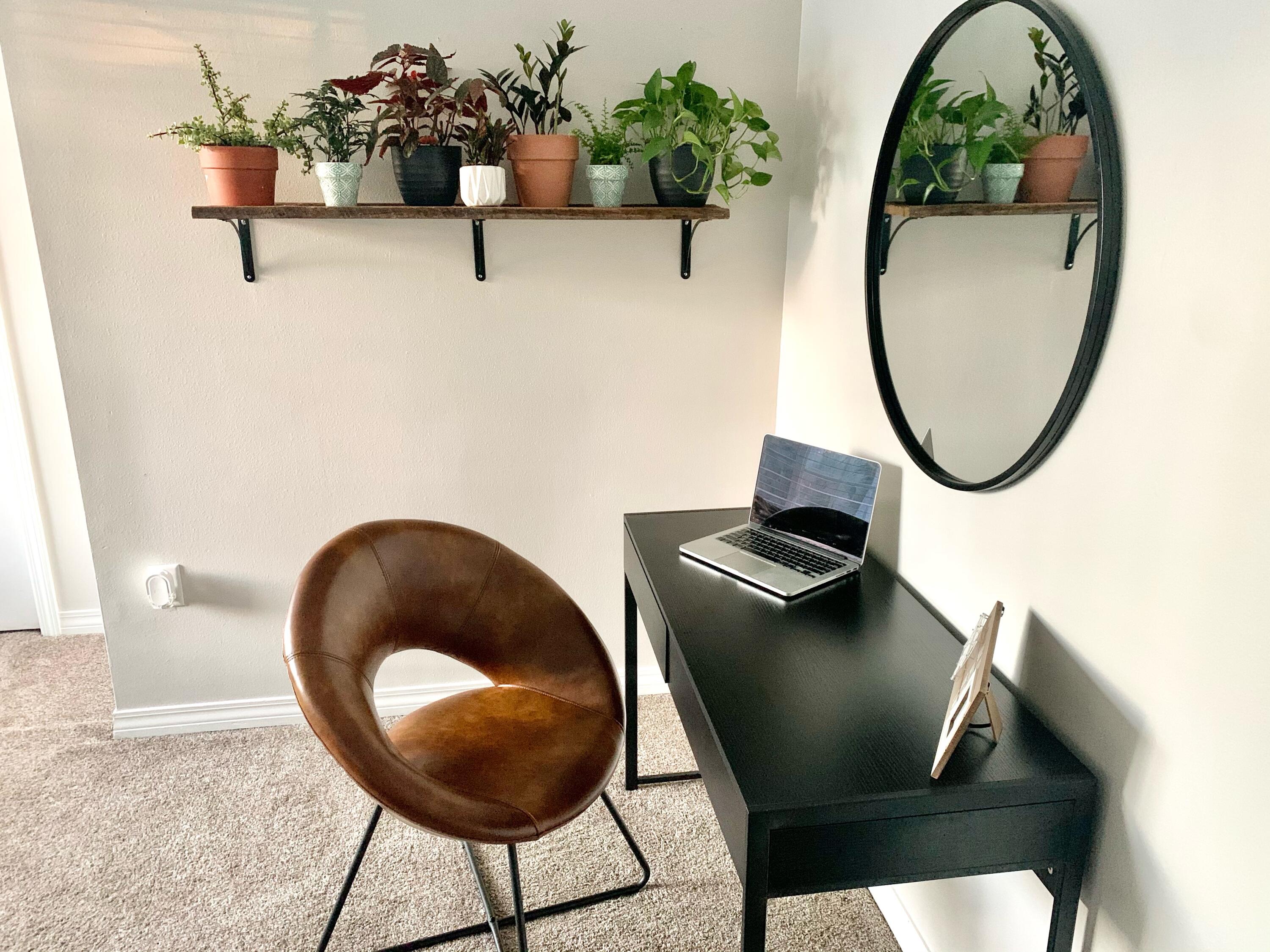 113 Scranton Street Fort Walton Beach, FL 32547 - Photo 4 of 7 a living room with furniture and a mirror