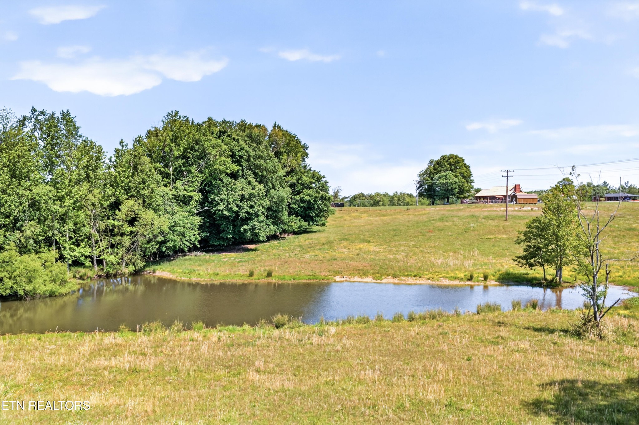 4015 Baxter Road Baxter, TN 38544 - Photo 45 of 48 a view of an ocean and a building