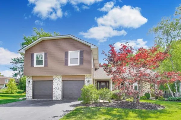 $589,000 | 4122 Crimson Drive, Hoffman Estates, IL 60192
