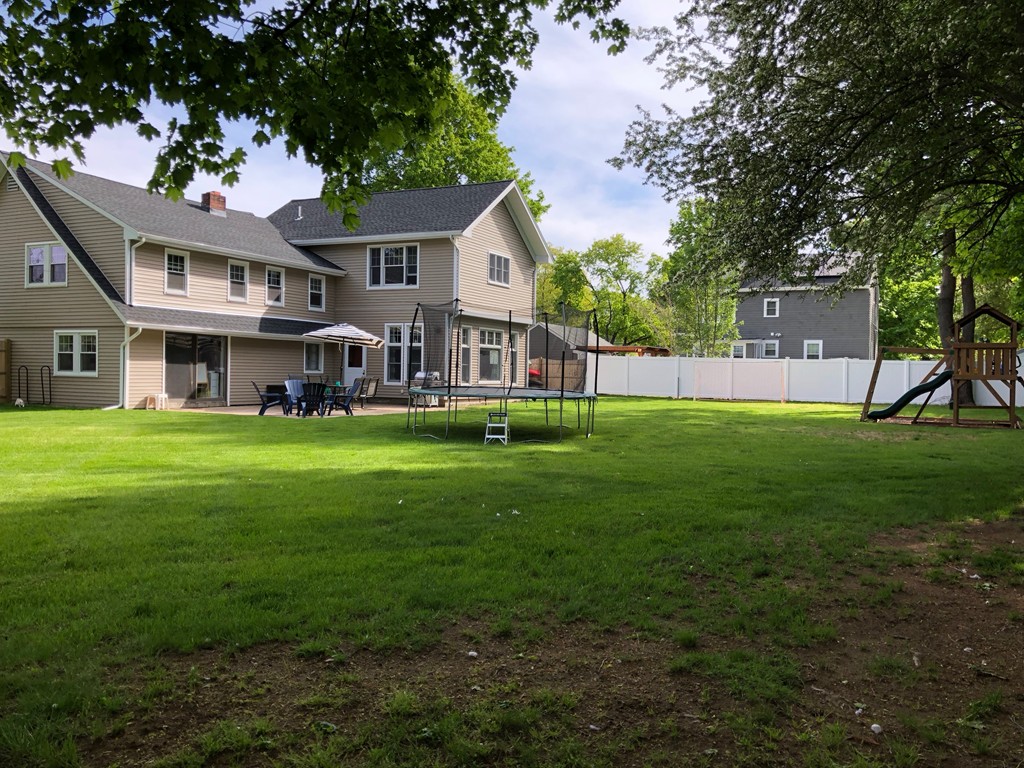 92 Hull Street Beverly, MA 01915 - Photo 4 of 22 Gallery Image 4