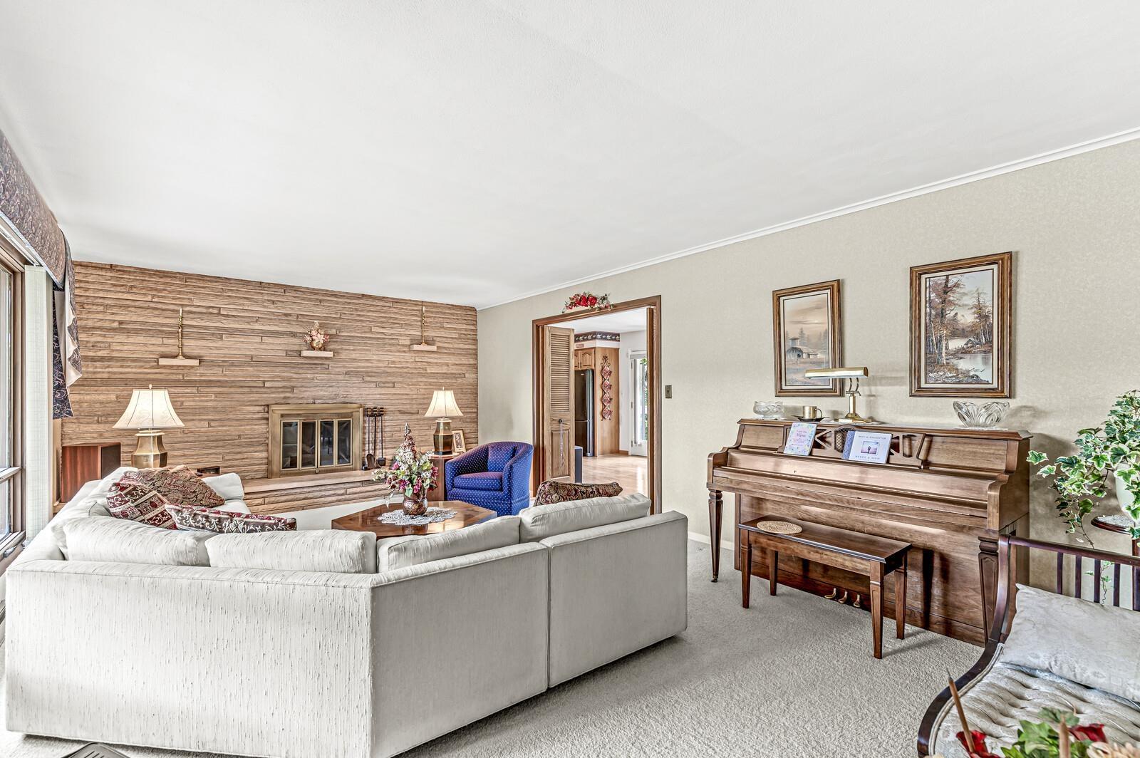 1504 Springbrook Drive Elkhart, IN 46514 - Photo 4 of 32