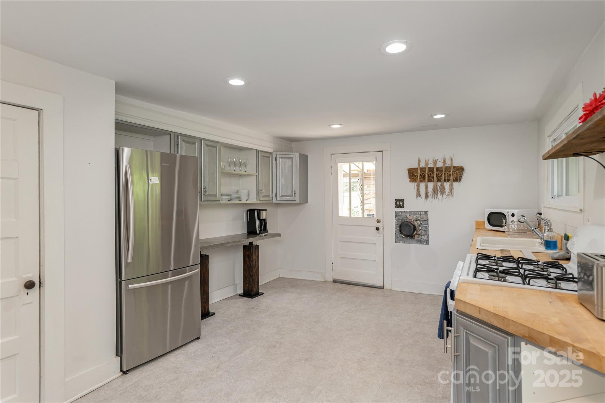 223 Smith Cove Road Candler, NC 28715 - Photo 17 of 35 Gallery Image 17