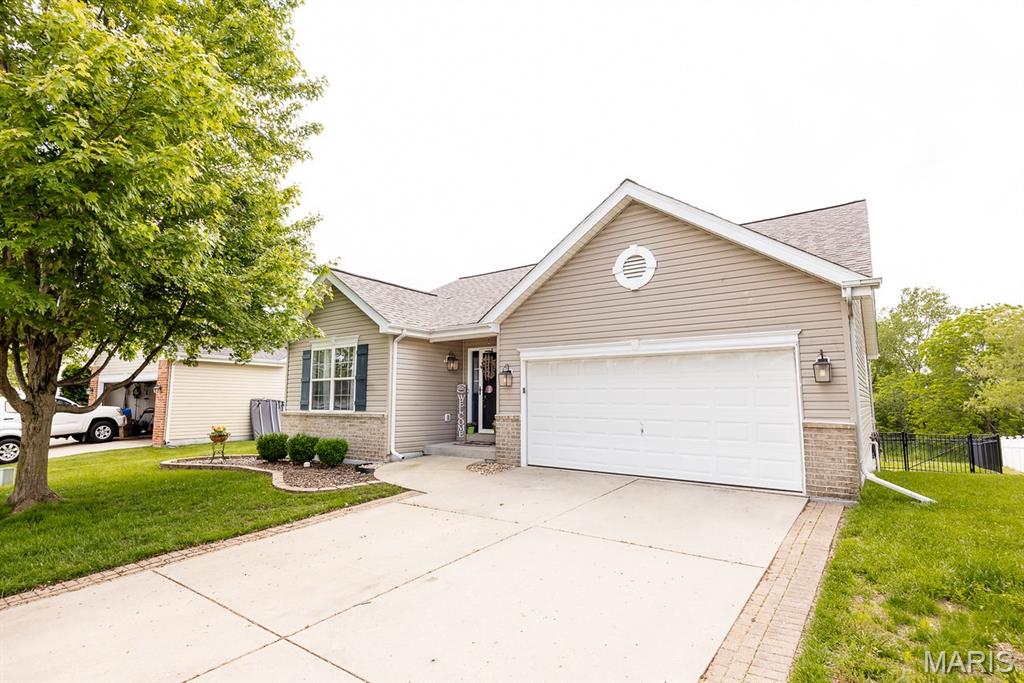 2832 Smokehouse Way Belleville, IL 62221 - Photo 2 of 30