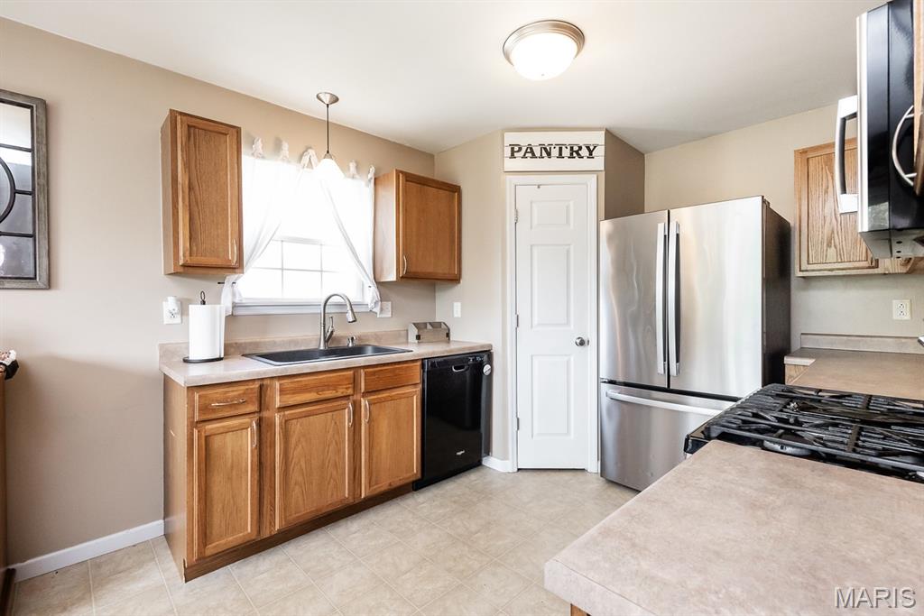 2832 Smokehouse Way Belleville, IL 62221 - Photo 8 of 30