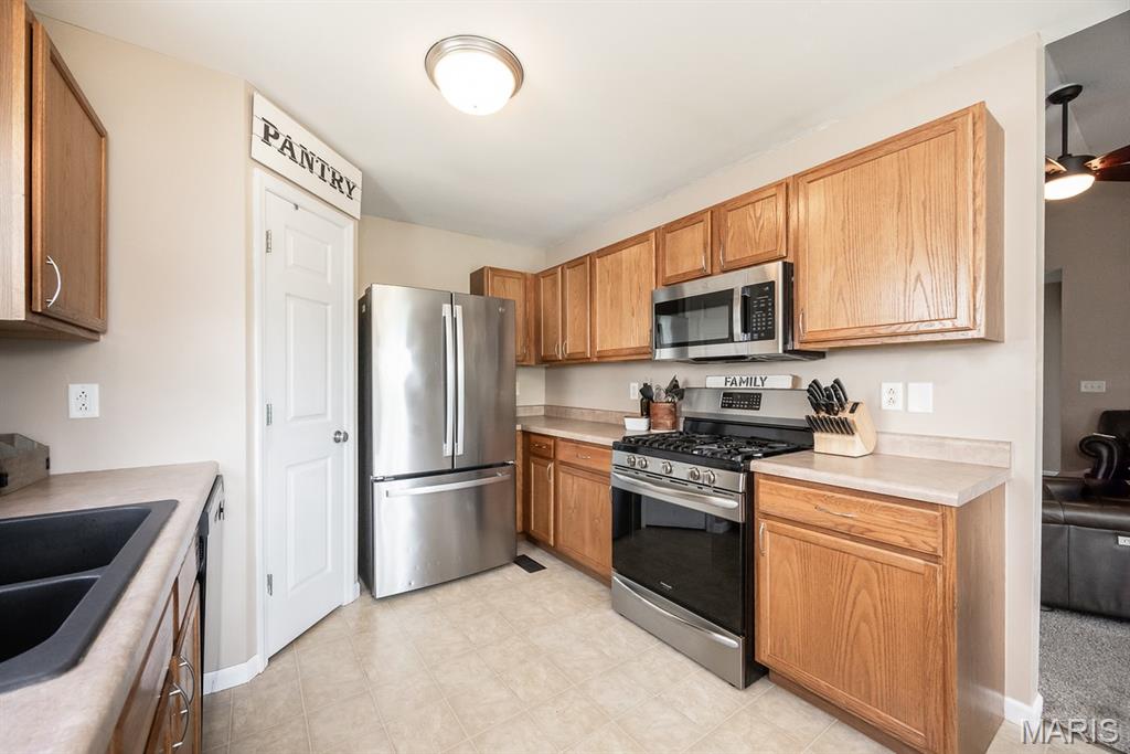 2832 Smokehouse Way Belleville, IL 62221 - Photo 9 of 30