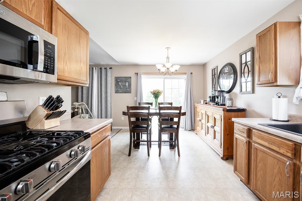 2832 Smokehouse Way Belleville, IL 62221 - Photo 10 of 30