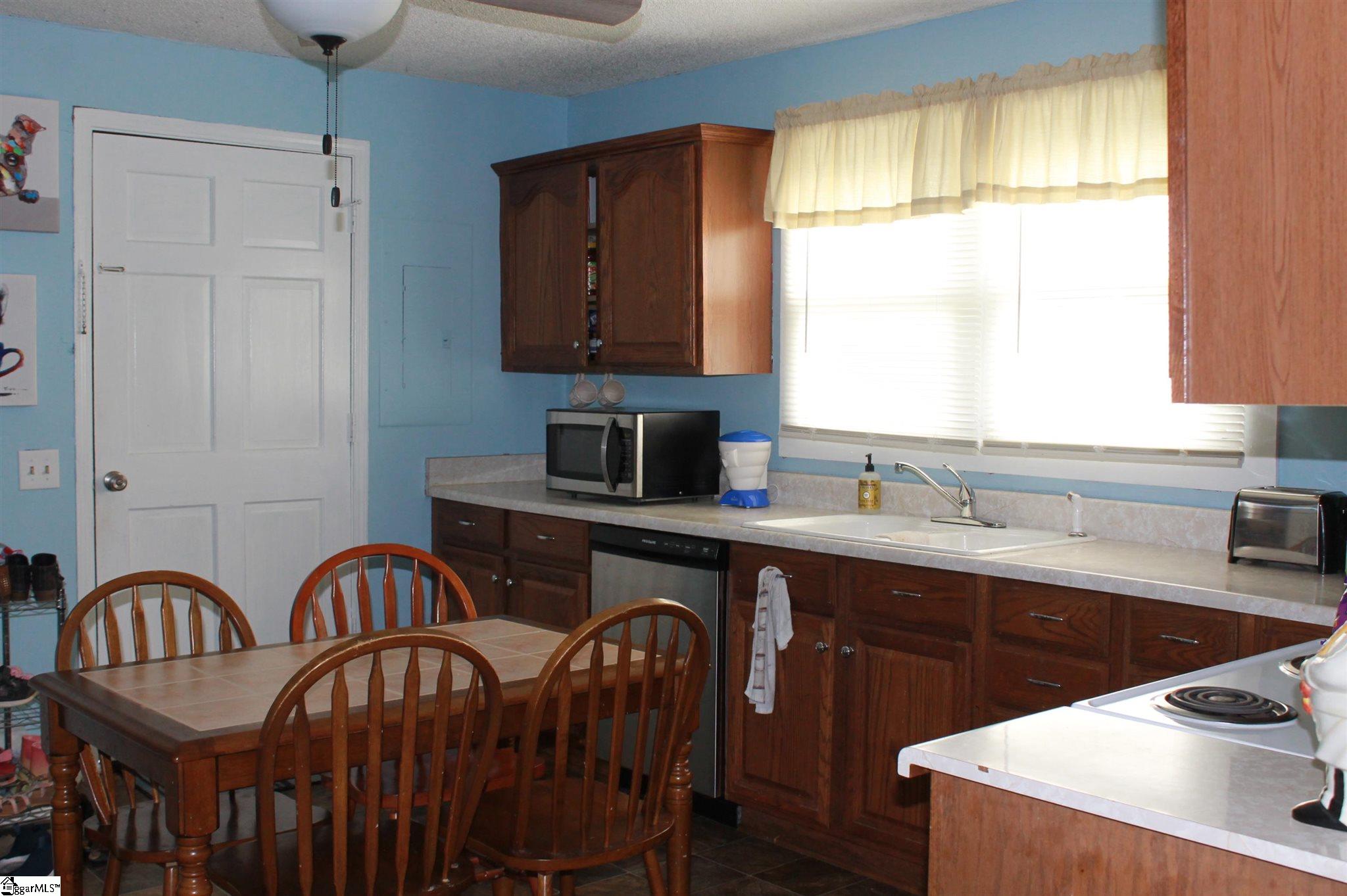 106 Addis Street Easley, SC 29640 - Photo 11 of 15