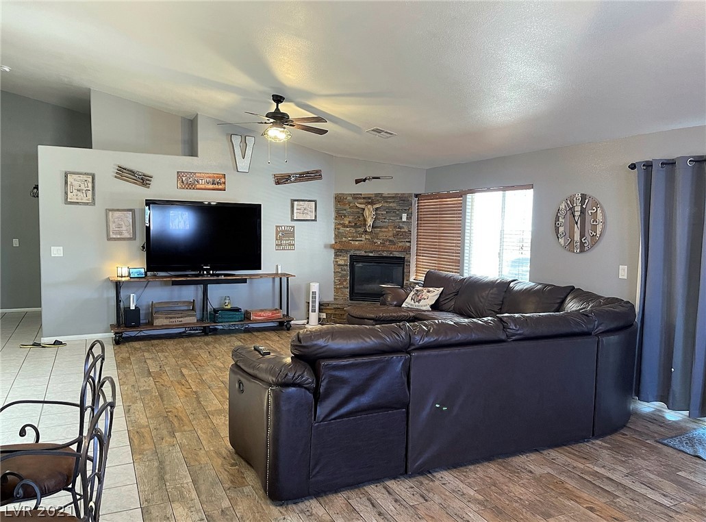 2243 Appaloosa Road Henderson, NV 89002 - Photo 12 of 36 Gallery Image 12