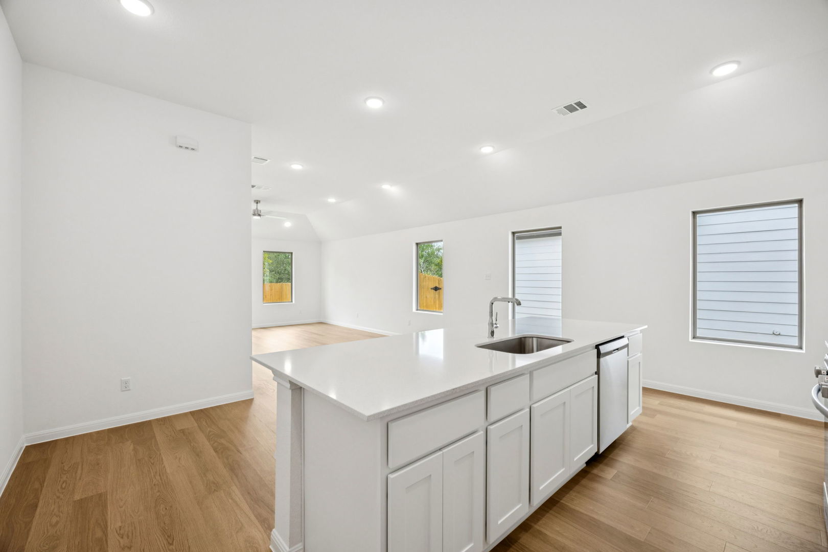 176 Hornet Street Elgin, TX 78621 - Photo 5 of 36
