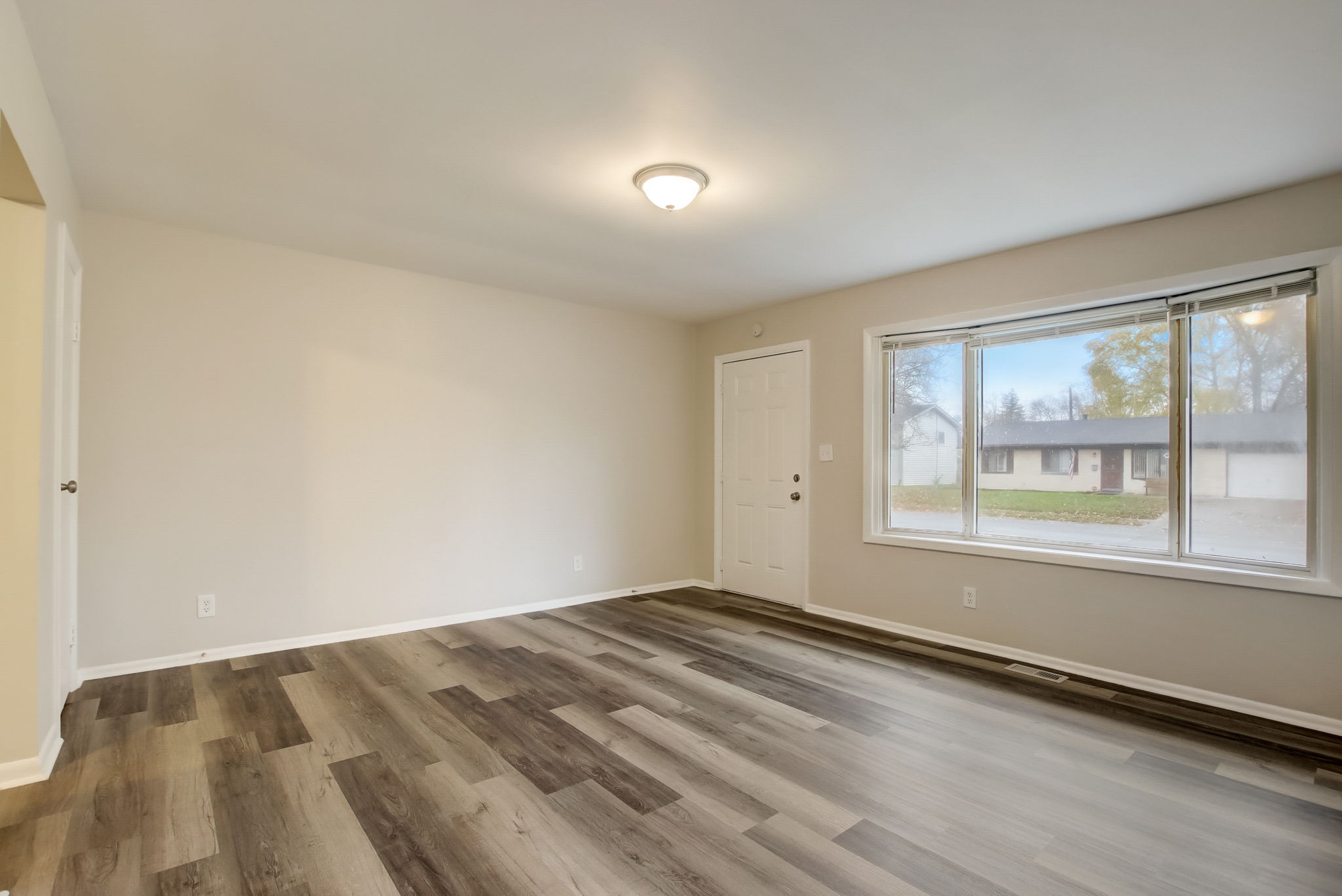 3920 Richelieu Road Indianapolis, IN 46226 - Photo 7 of 30