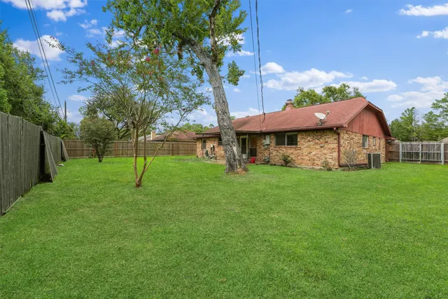 $224,900 | 5103 Forest Trail, Baytown, TX 77521