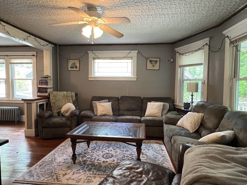 26 Byron Street Springfield, MA 01109 - Photo 6 of 41