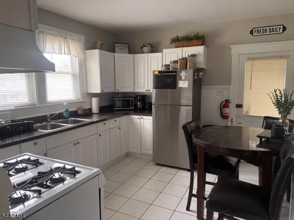$2,500 | 27 Somerset Street, Unit 2, Somerville, NJ 08876