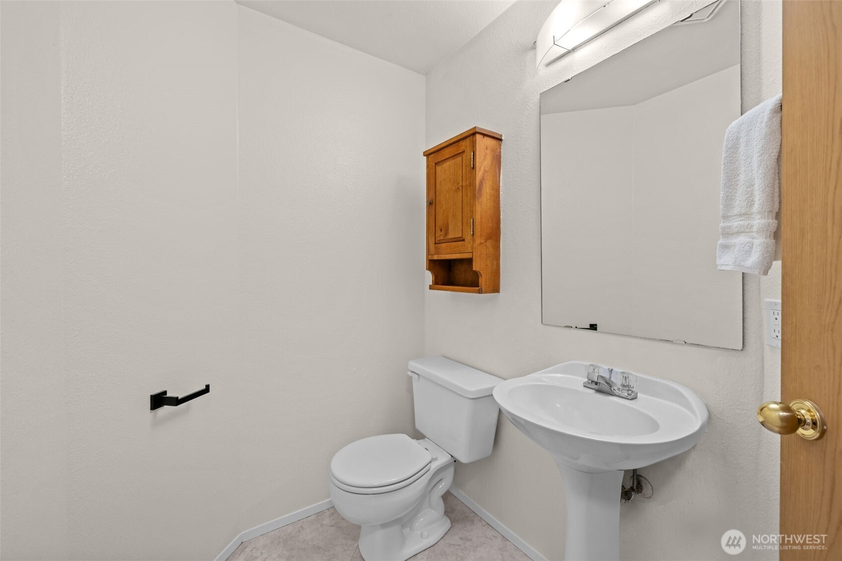 8512 242nd Street Southwest, Unit 3 Edmonds, WA 98026 - Photo 9 of 32